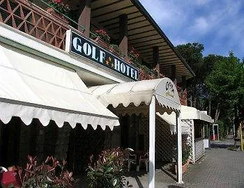 Golf Dei Marmi מלון