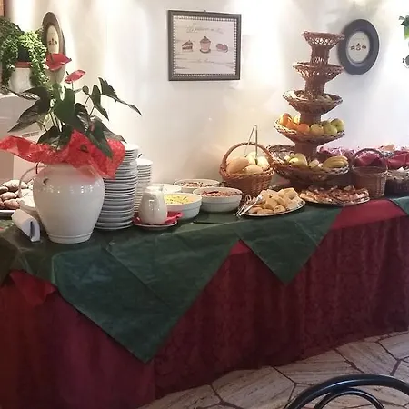 Готель Golf Dei Marmi 3*