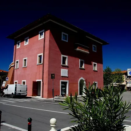 Golf Dei Marmi Hotel 3*