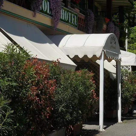 Ξενοδοχείο Golf Dei Marmi 3*